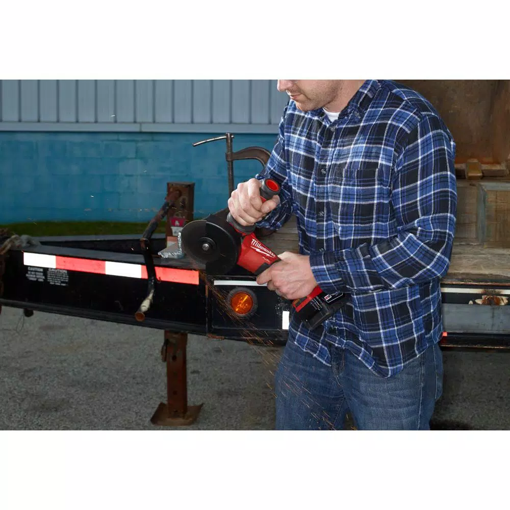 Milwaukee M18 FUEL 4-1/2" / 5" Cordless Angle Grinder Kit with 5.0 Ah Battery and Charger
