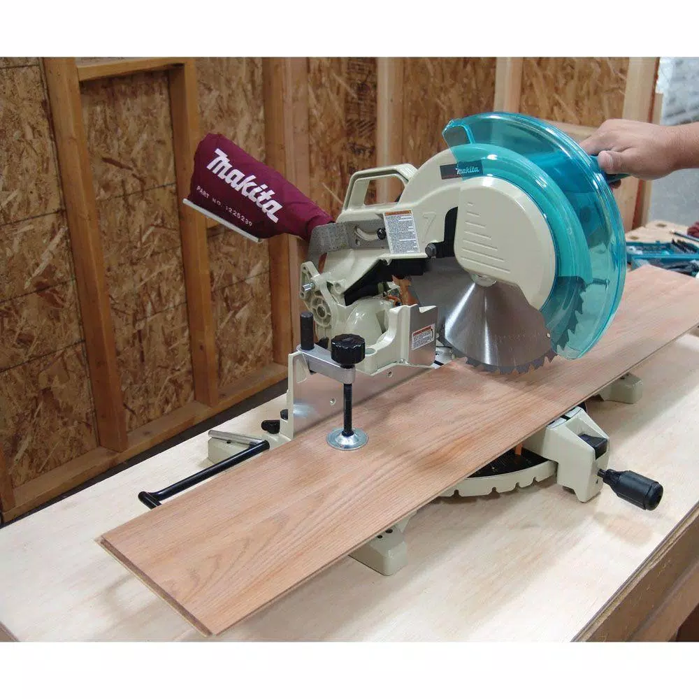 Makita 12 in. 15 Amp Corded Single-Bevel Compound Miter Saw with 40T Carbide Blade