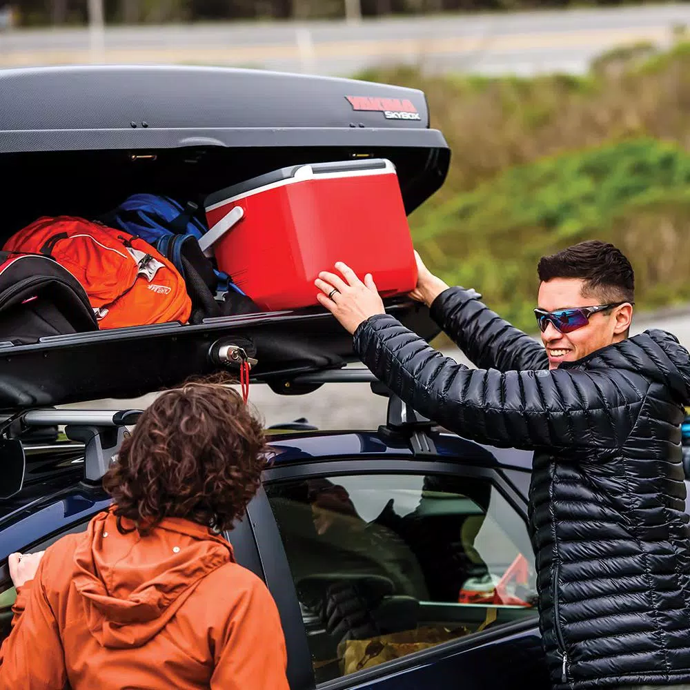 Yakima SkyBox 16 Carbonite Locking Water Resistant Rooftop Cargo Box