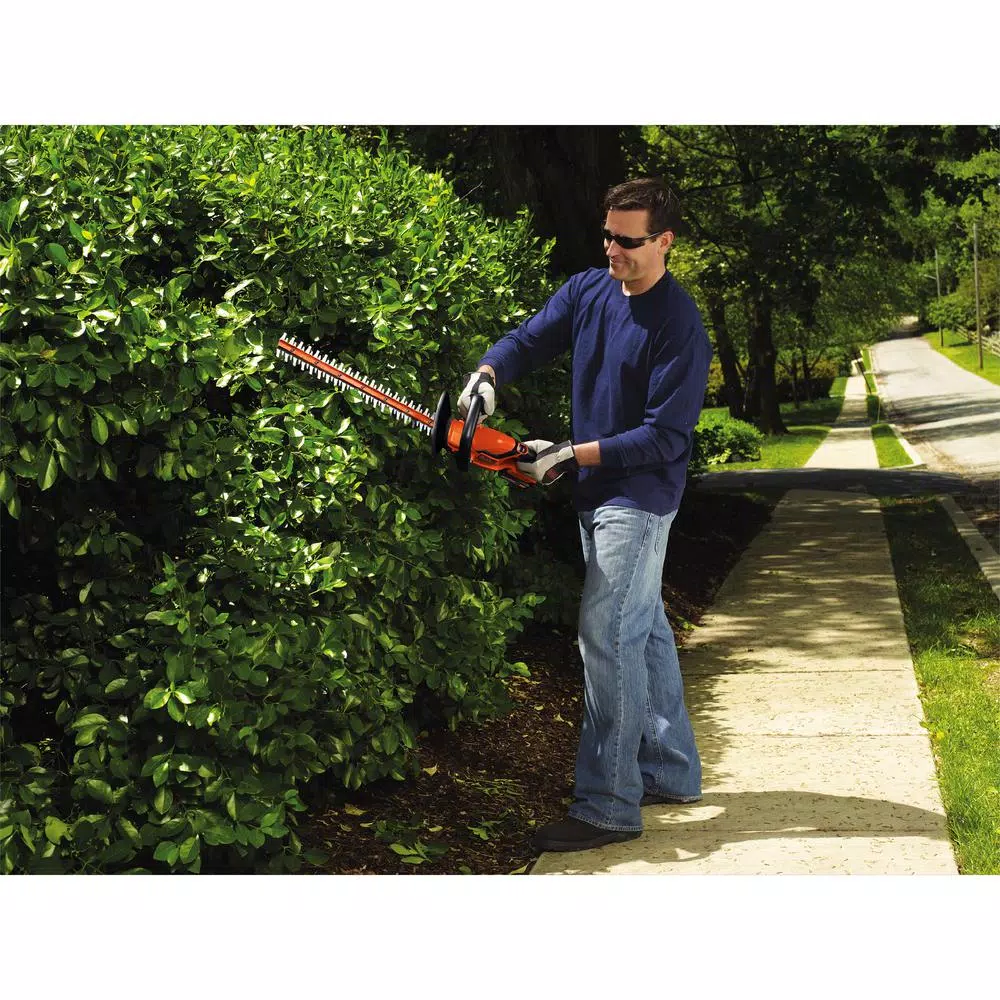 Black+Decker 22 in. 20V Max Cordless Hedge Trimmer Kit with (2) 1.5Ah Batteries, Charger, and Bonus Blower