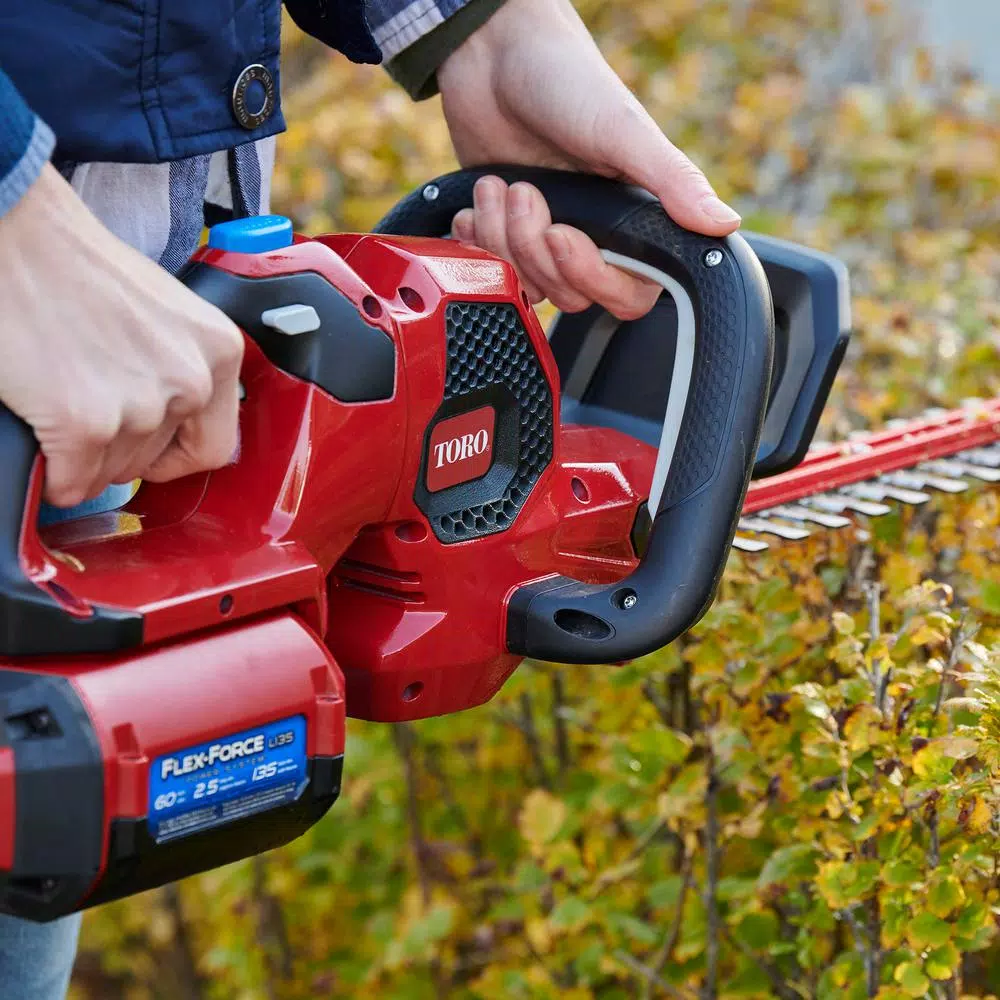 Toro 60V Flex-Force 24 in. Cordless Hedge Trimmer with 2.5 Ah Battery and Charger