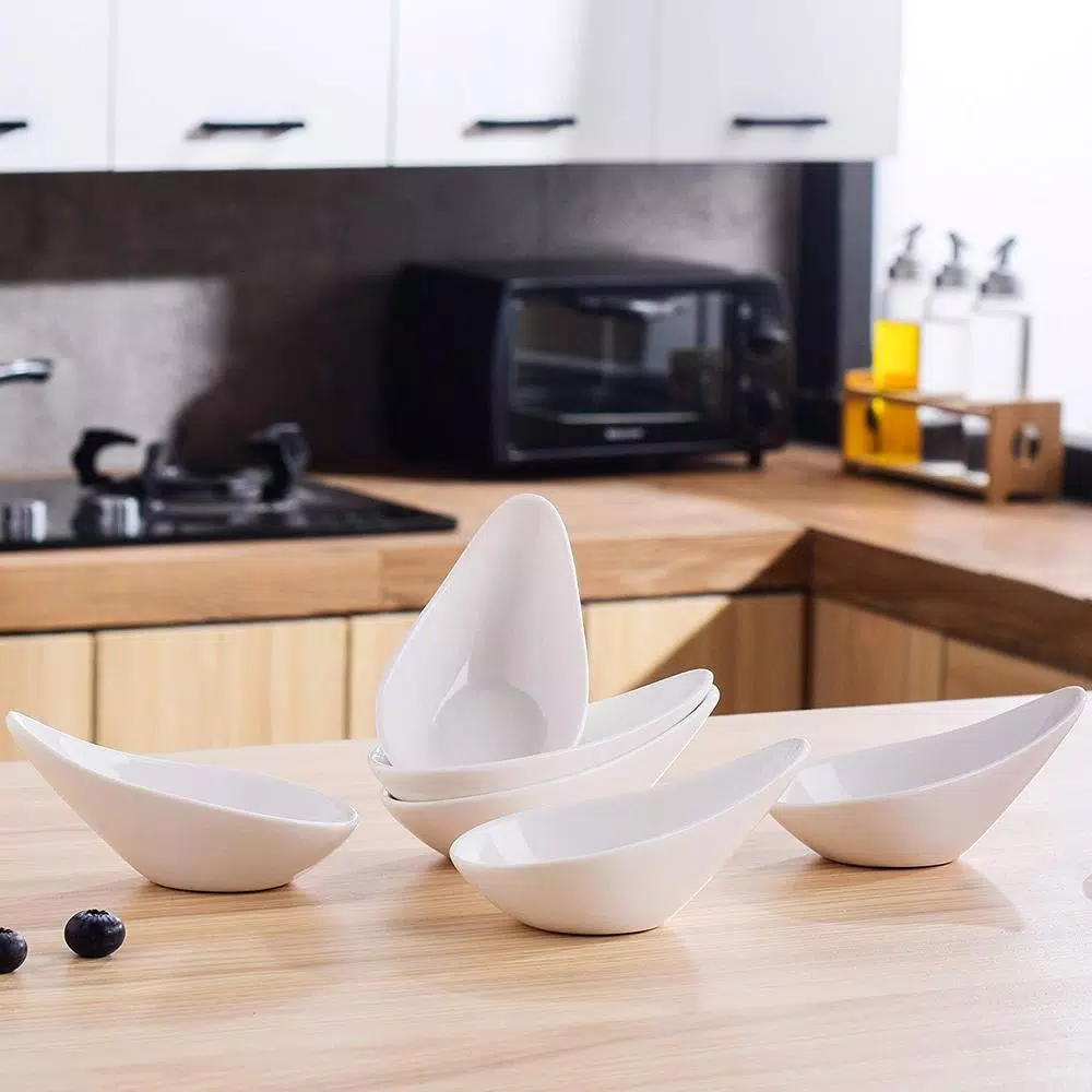 MALACASA 4.5 in. White Ceramic Ramekins Set of 6, Porcelain Souffle Dishes for Creme Brulee and Dipping Sauces