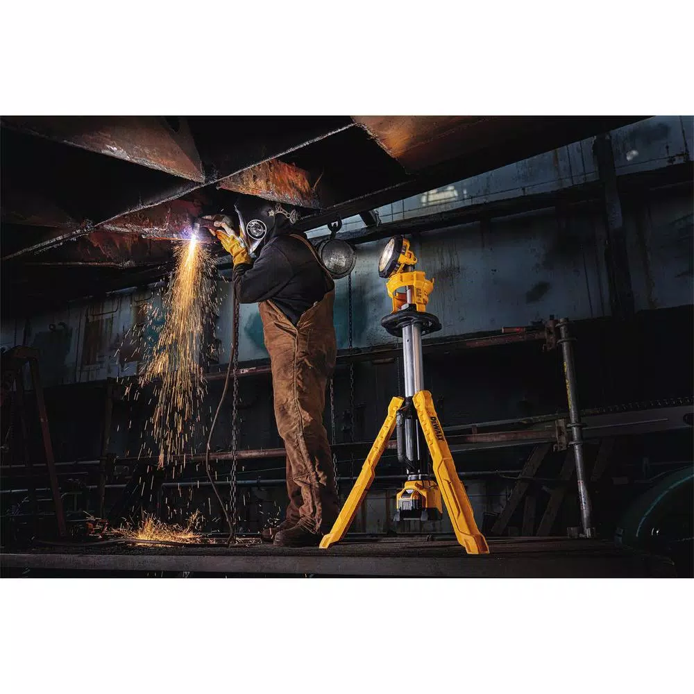 DEWALT 20V MAX 3000-Lumen Cordless LED Tripod Work Light Kit with 5.0Ah Battery and Charger