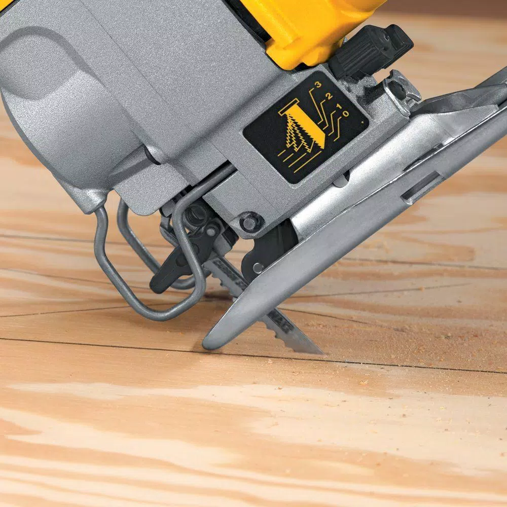 DEWALT 5.5 Amp Corded Jig Saw Kit with Carrying Bag