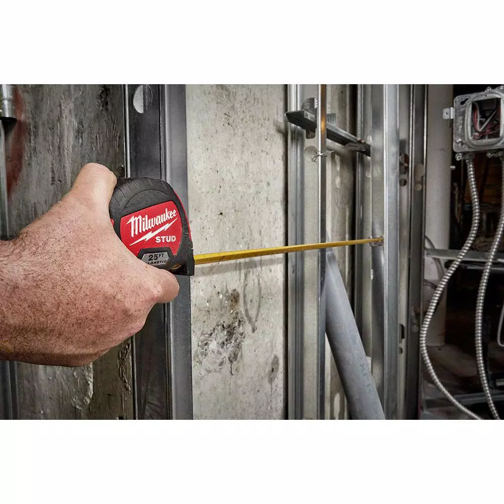 Milwaukee 25 ft. STUD Magnetic Tape Measure & FASTBACK Compact Folding Utility Knife Combo Set