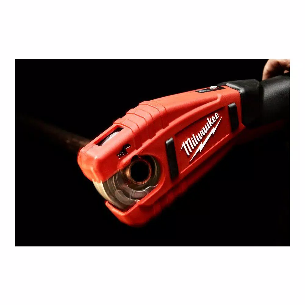 Milwaukee M12 12V Cordless Copper Tubing Cutter Kit with 1000 Lumen M12 ROVER Flood Light