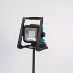 Makita 18V LXT Cordless/Corded LED Flood Light, 750 Lumens, DML805 thumbnail 10