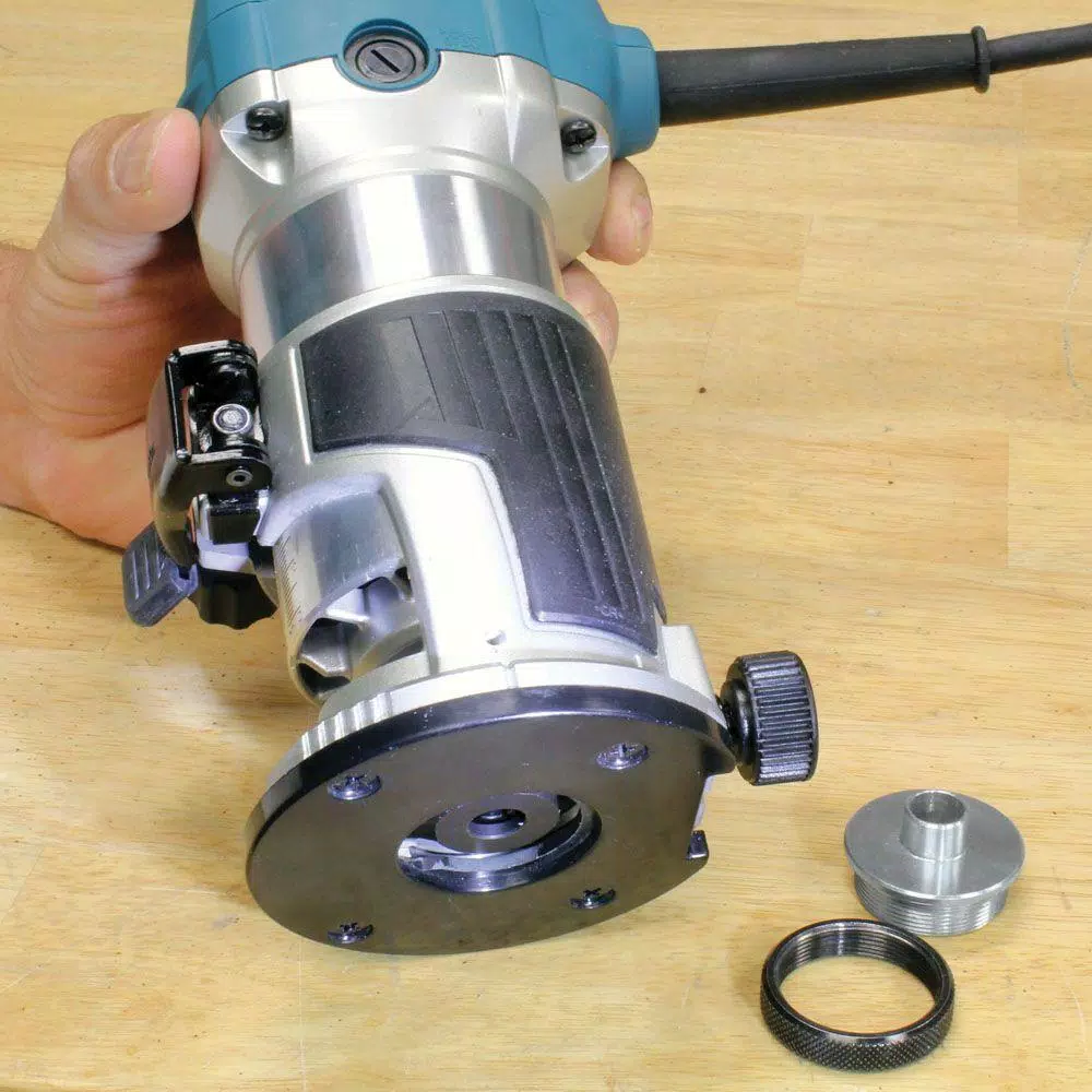 Makita 1-1/4 HP 6.5 Amp Compact Corded Router Kit with Plunge Base and Variable Speed