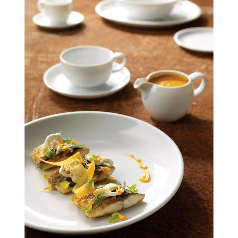 Oneida Queensbury and Hunt Classic Coupe White Porcelain Creamer Jugs, 6.75 oz (Set of 24)