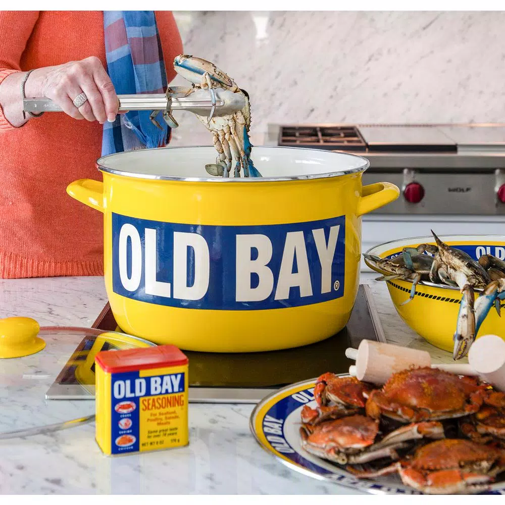 Golden Rabbit Old Bay 15.5 in. Enameled Steel Round Serving Tray