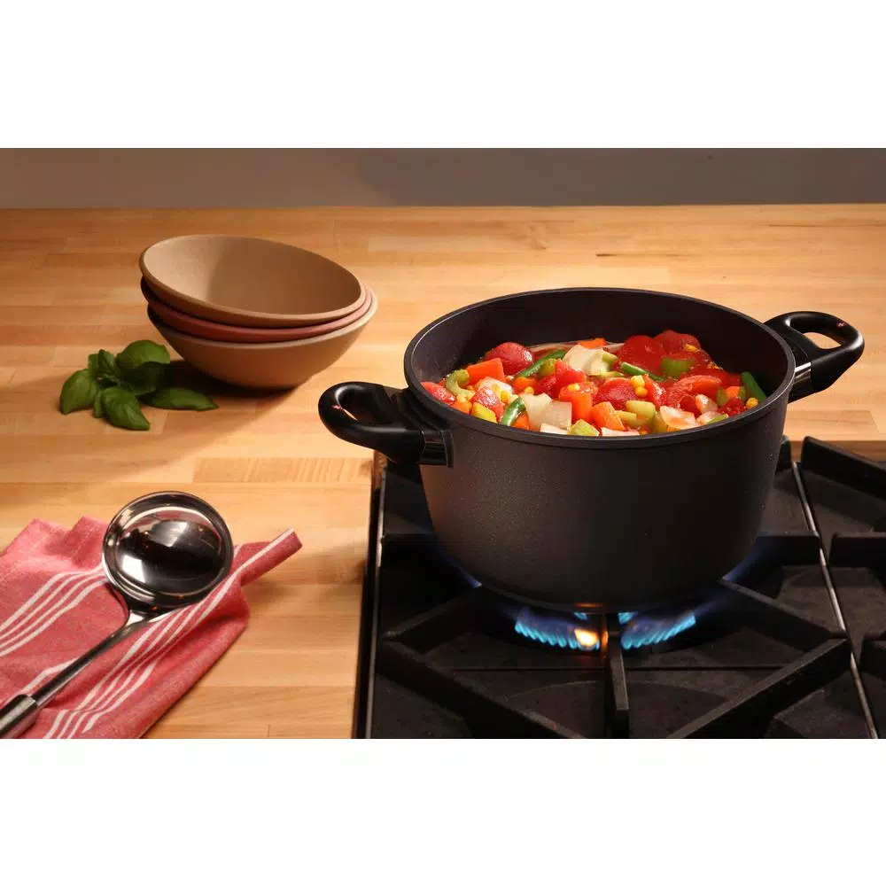Swiss Diamond Classic Series 5.5 Qt. Cast Aluminum Nonstick Induction Soup Pot with Glass Lid, Gray