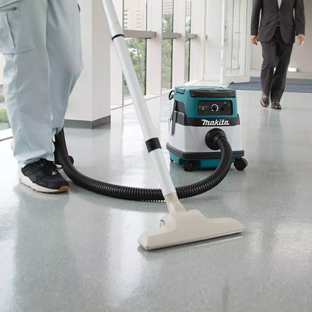 Makita 18V X2 LXT Cordless/Corded 2.1 Gallon Dry Vacuum (Tool Only)