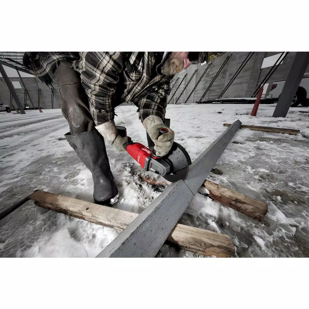 Milwaukee M18 FUEL 7/9 in. Brushless Cordless Large Angle Grinder Kit with 12.0 Ah Battery & Rapid Charger