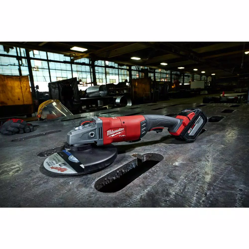 Milwaukee M18 FUEL 7/9 in. Brushless Cordless Large Angle Grinder Kit with 12.0 Ah Battery & Rapid Charger