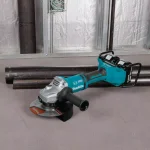 Makita 18V X2 LXT (36V) 7 in. Brushless Paddle Switch Angle Grinder Kit with 5.0 Ah Batteries & 10pk Grinding Wheels thumbnail 6