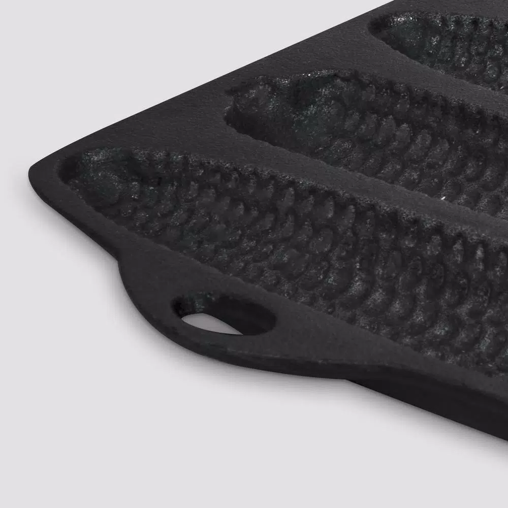 ExcelSteels 12.25 in. Cast Iron Corn Shaped Bread Baking Tray