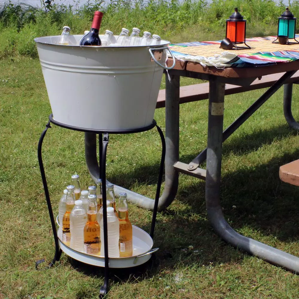 Sunnydaze Decor Sunnydaze 7.5 Gallon White Galvanized Steel Ice Bucket Beverage Holder with Stand and Tray