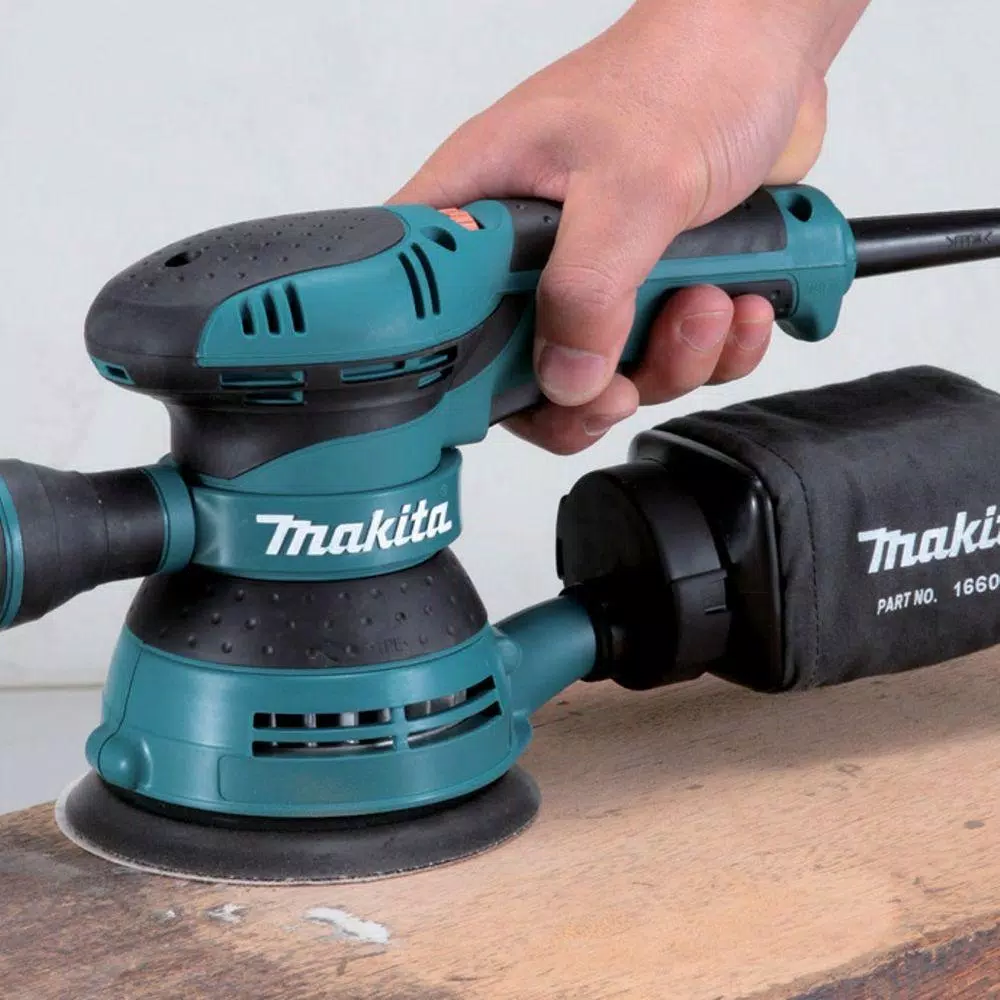 Makita 5 in. Variable Speed Random Orbital Sander with Tool Case, 3 Amp