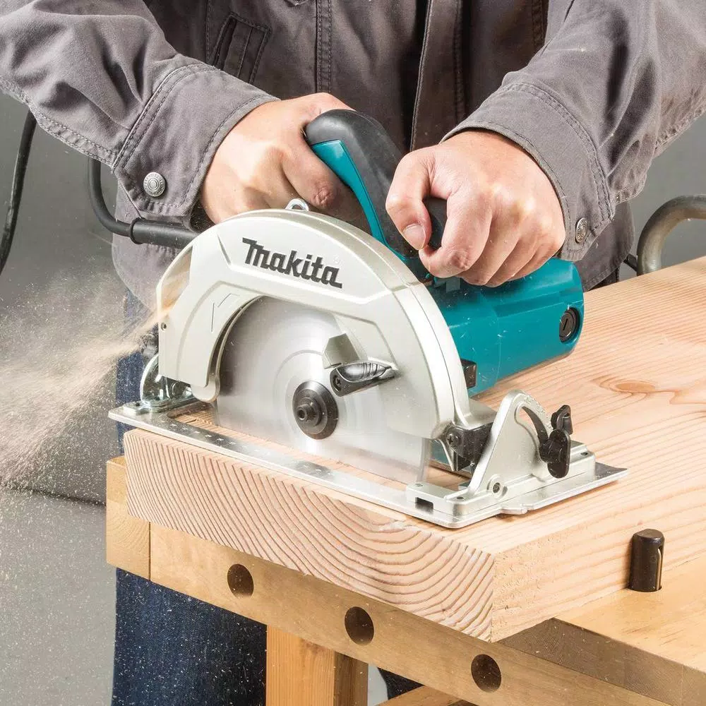 Makita HS7610 7-1/4 in. 14 Amp Corded Circular Saw with 24T Framing Blade