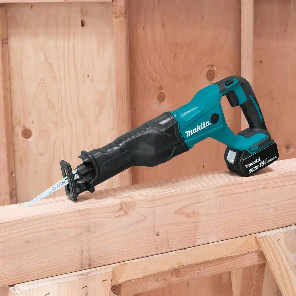 Makita 18V LXT Lithium-Ion Cordless Reciprocating Saw Kit with 5.0Ah Batteries and Charger
