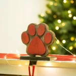 Glitzhome 6.30 in. Dog Paw Wooden and Metal Christmas Stocking Holder, Red thumbnail 5