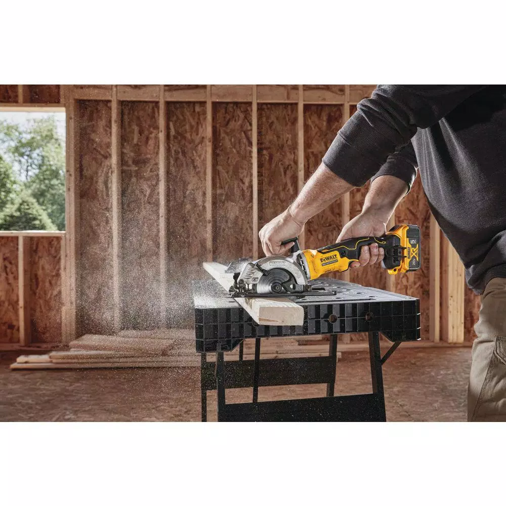 DEWALT ATOMIC 20V MAX Cordless Brushless 4-1/2 in. Circular Saw Kit with 5.0 Ah Battery and Charger