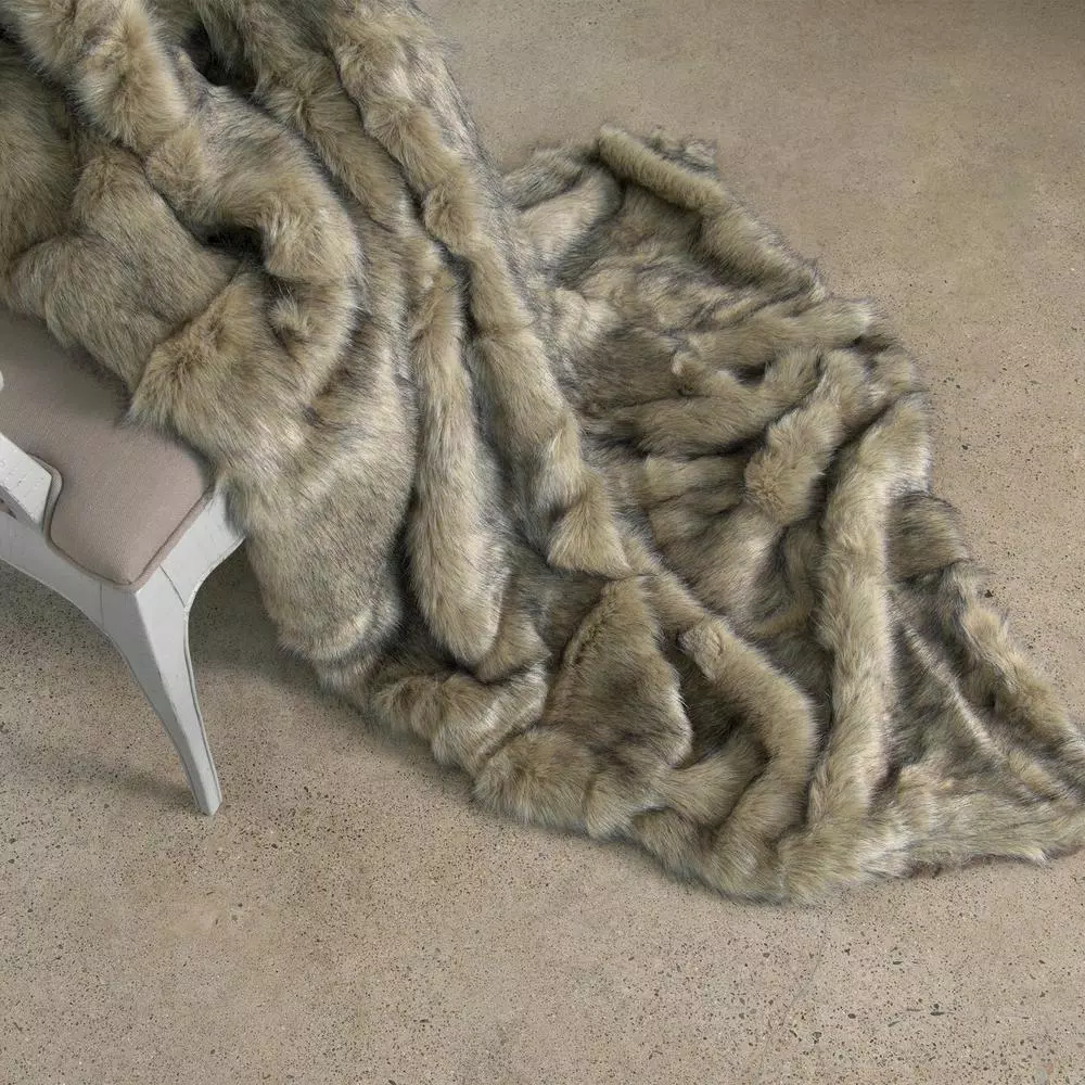 Best Home Fashion Tawny Fox Faux Fur Throw Blanket, 58 in. x 84 in., Southwestern Style