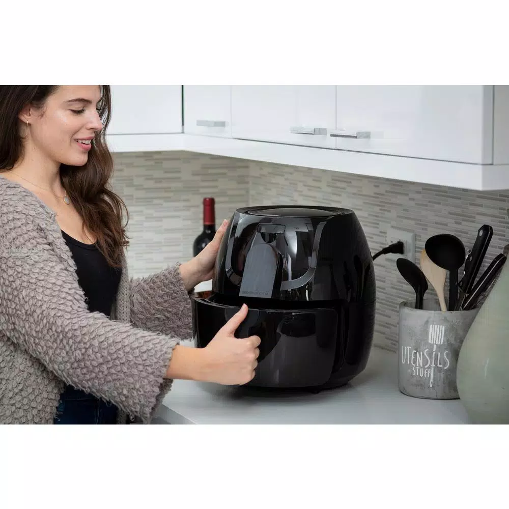 Modernhome 5.8 Qt. Digital Air Fryer, 1700W Family-Sized Air Fryer with Recipe Book, Black