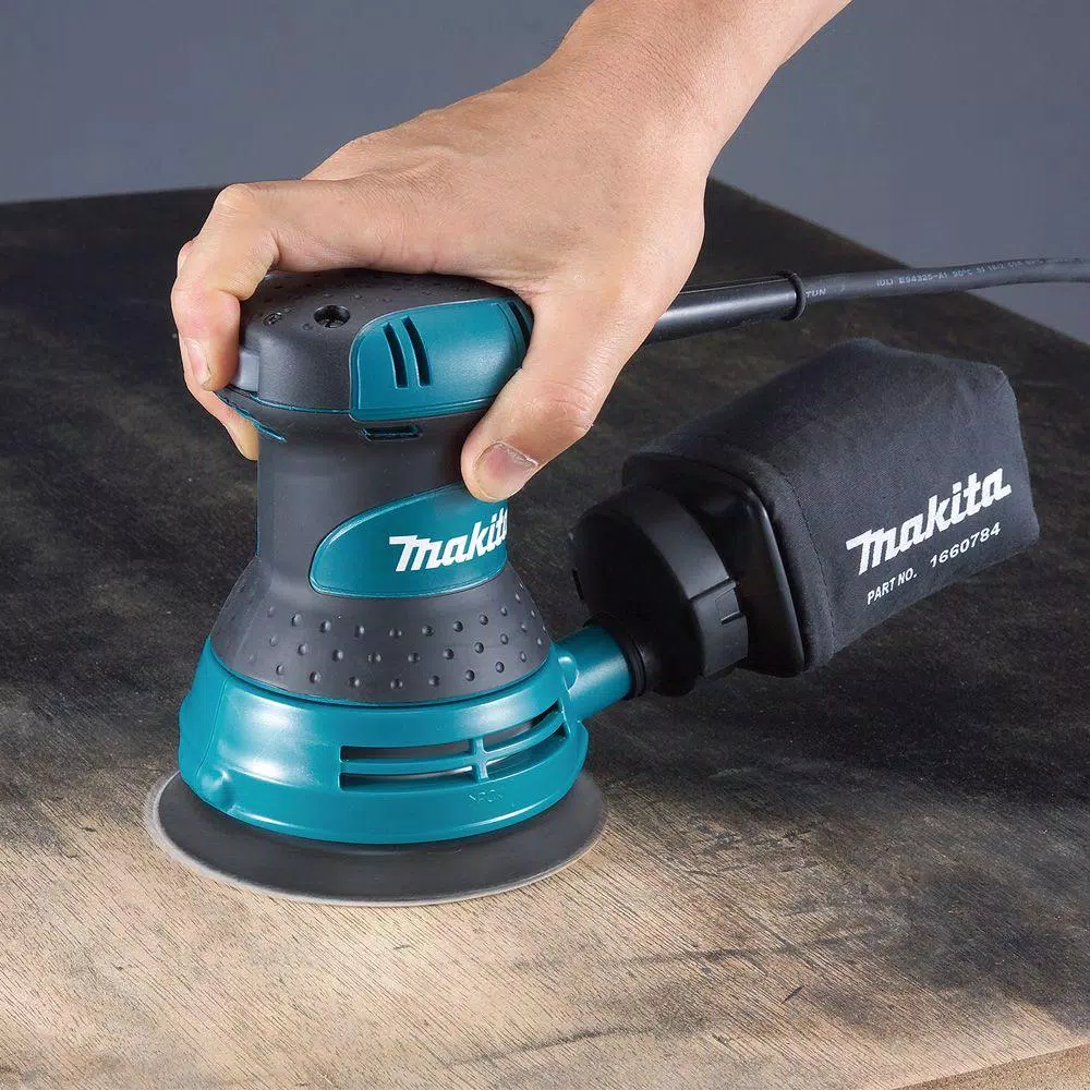 Makita BO5031K 5 in. Corded Random Orbital Sander with Variable Speed and Tool Case