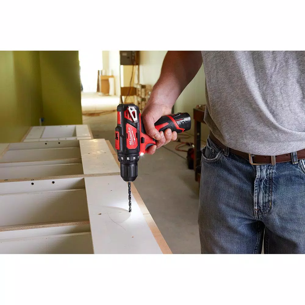 Milwaukee M12 12V Lithium-Ion Cordless Drill/Driver and Impact Driver 2-Tool Combo Kit with 2 Batteries and Bit Set