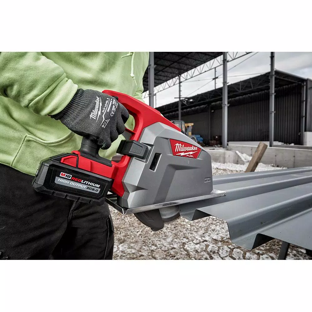 Milwaukee M18 FUEL 8 in. Metal Cutting Circular Saw Kit with 8.0 Ah Battery and Rapid Charger
