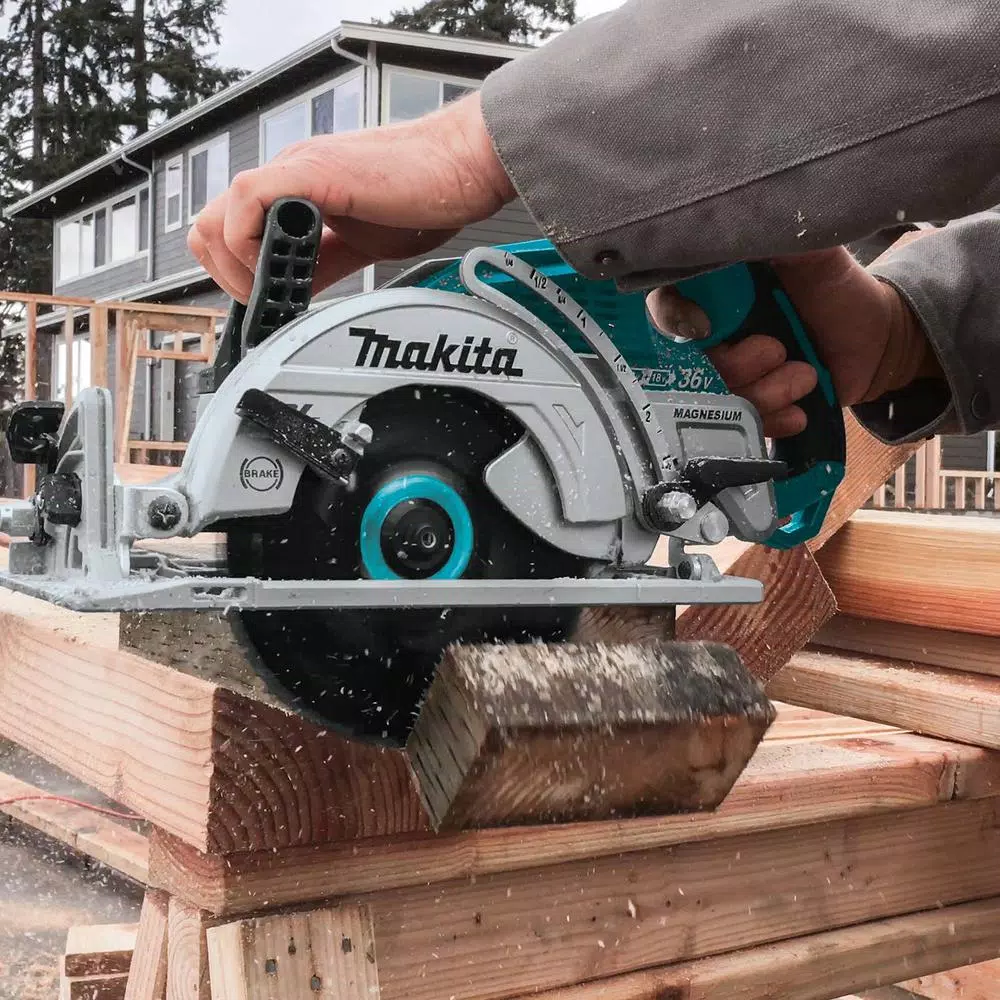 Makita XSR01Z 18V X2 LXT Brushless 7-1/4 in. Rear Handle Circular Saw (Tool Only)