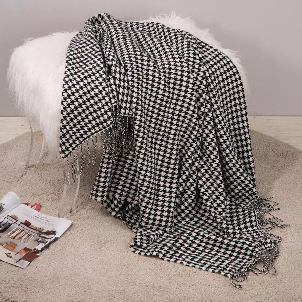 Glitzhome 60 in. Black and White Houndstooth Woven Acrylic Throw Blanket