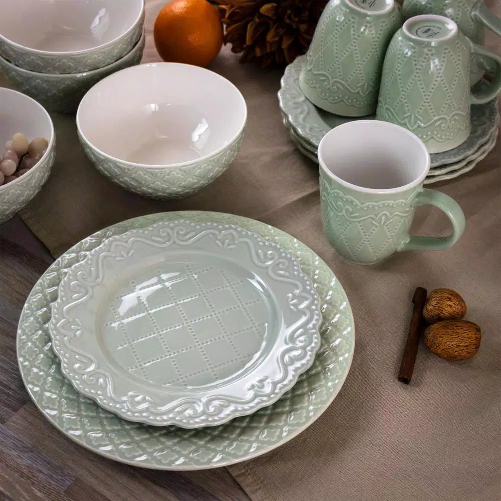 Gibson Home Quilted Eyelet 16-Piece Fine Ceramic Dinnerware Set, Light Grey, Service for 4