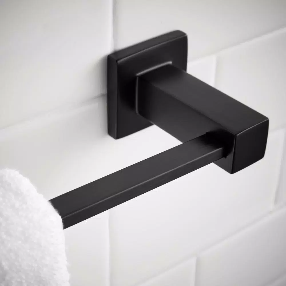 Glacier Bay Farrington 18 in. Single Towel Bar, Matte Black
