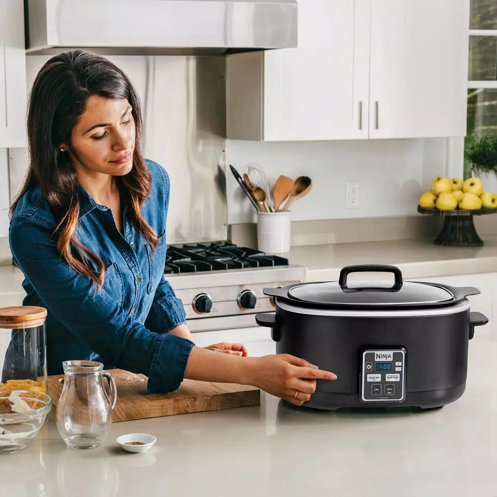 Ninja 2-in-1 6 Qt. Slow Cooker with Stovetop Searing Function and Accutemp Technology, Black