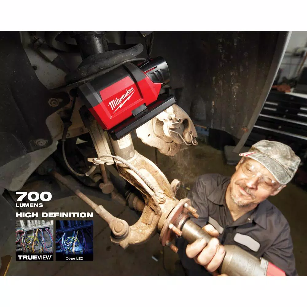 Milwaukee M12 ROVER 12V Lithium-Ion 700 Lumen Pivoting Flood Light with USB Charging