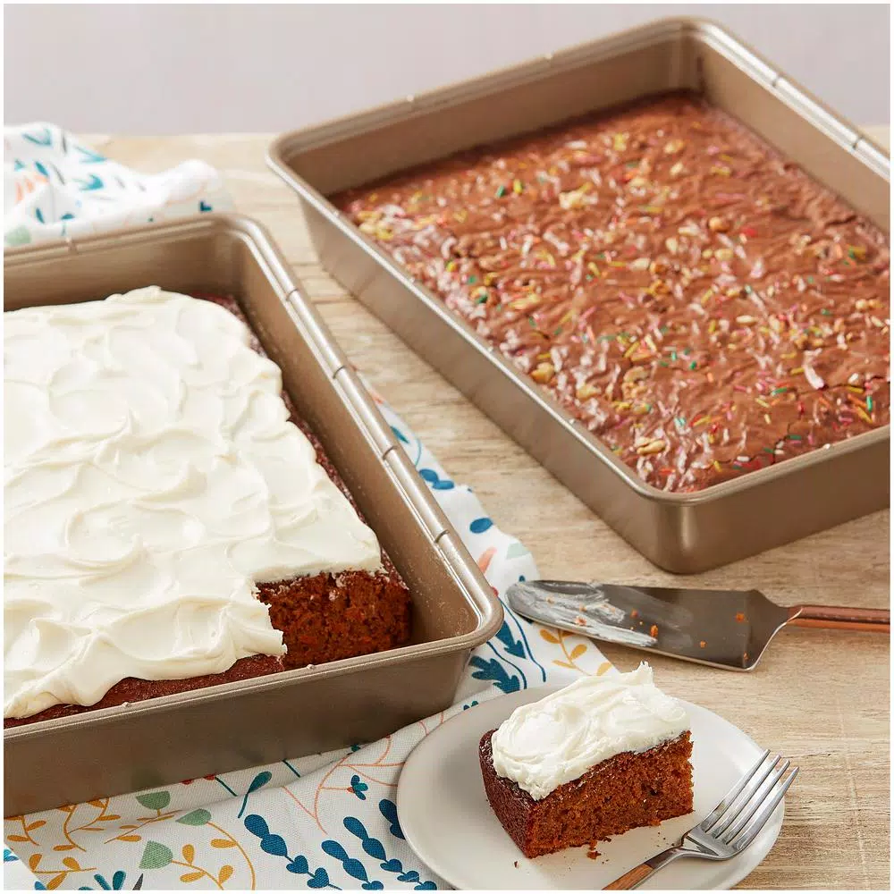 Wilton 9 x 13 in. Ceramic-Coated Non-Stick Oblong Cake Pan Set, 2-Piece