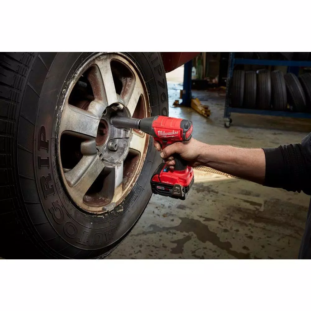 Milwaukee M18 FUEL ONE-KEY 1/2 in. Compact Impact Wrench Kit with 9-Piece Socket Set