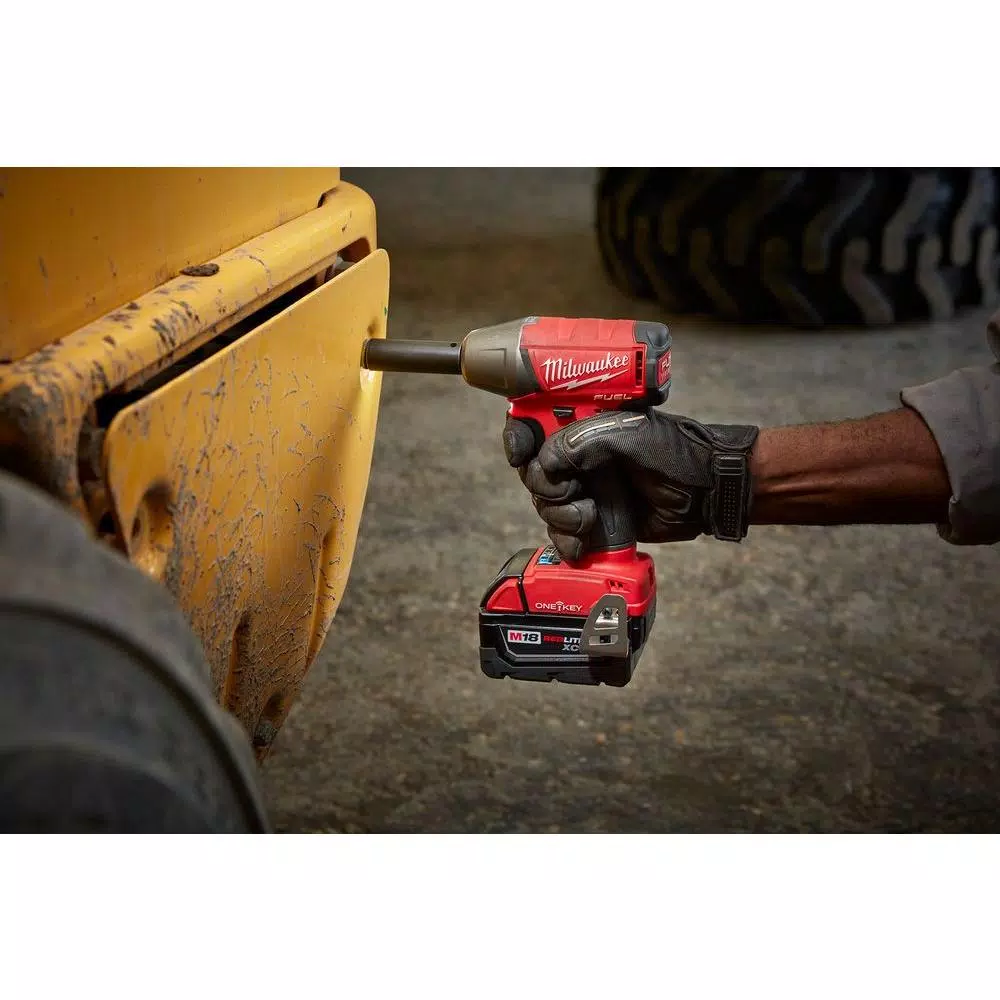 Milwaukee M18 FUEL ONE-KEY 1/2 in. Compact Impact Wrench Kit with 9-Piece Socket Set