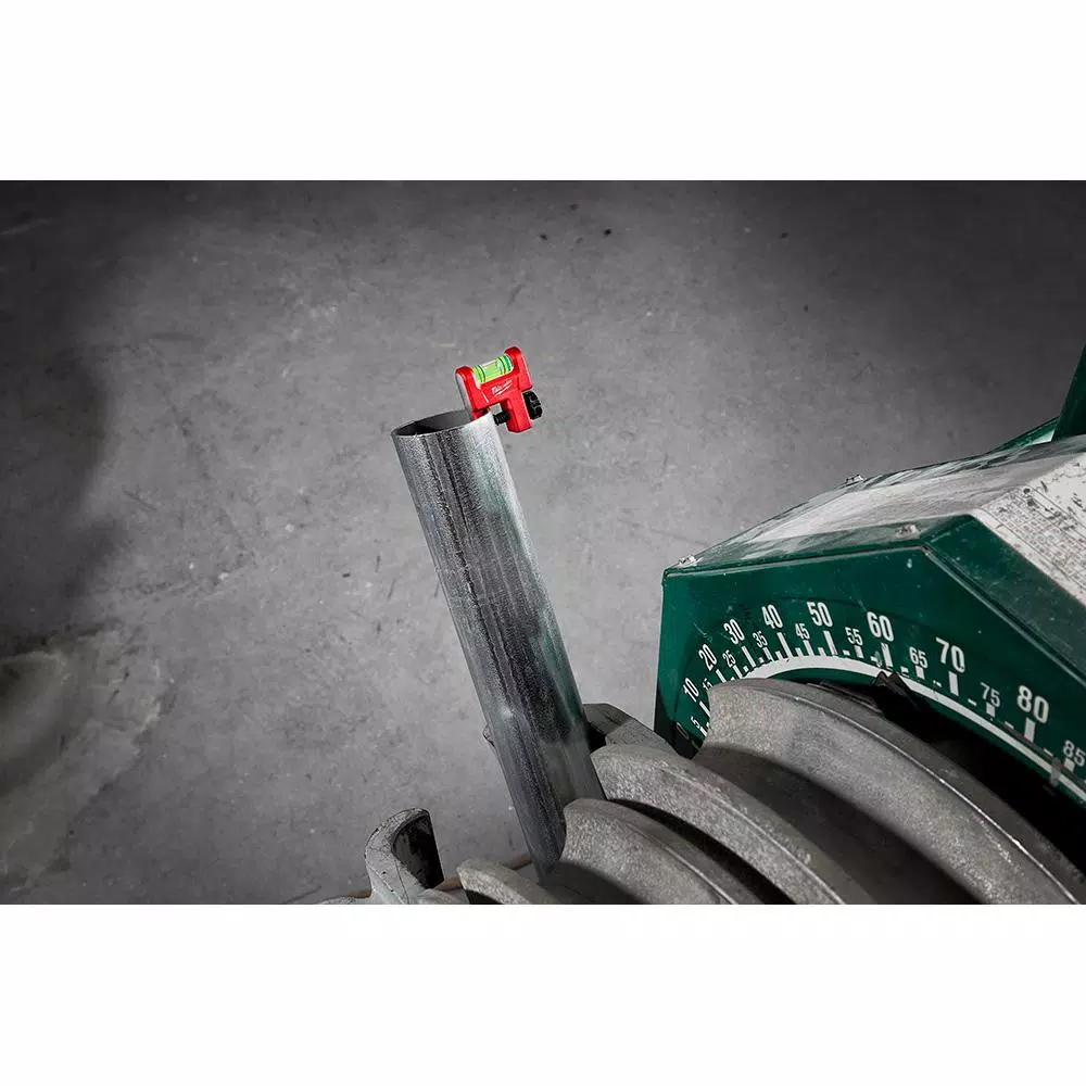 Milwaukee 2 in. Pipe Lock Level, Torpedo Conduit Level with 270° Vial Visibility