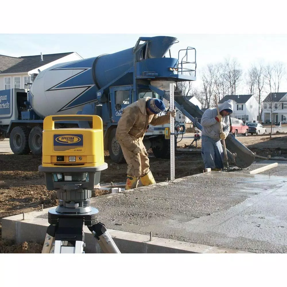 Spectra Precision LL500 Self-Leveling Rotary Laser Level Kit with HL700 Digital Laserometer Receiver