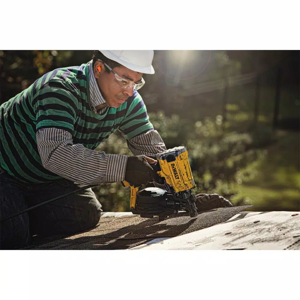 DEWALT Pneumatic 21° Collated Framing Nailer & 15° Coil Roofing Nailer Combo Kit