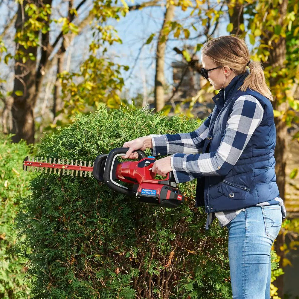 Toro 60V Flex-Force 24 in. Cordless Hedge Trimmer with 2.5 Ah Battery and Charger