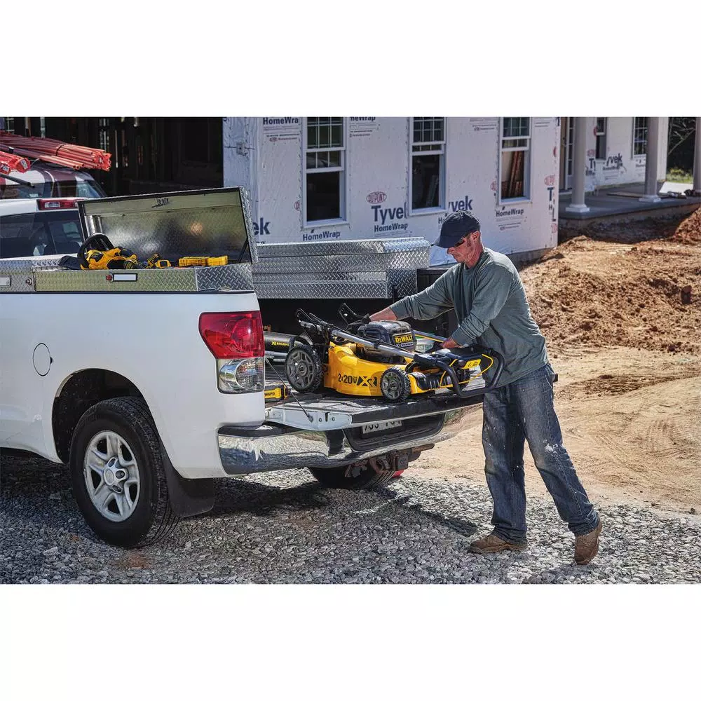 DEWALT 20 in. 20V MAX Cordless Walk Behind Push Lawn Mower with (2) 5.0 Ah Batteries and Charger