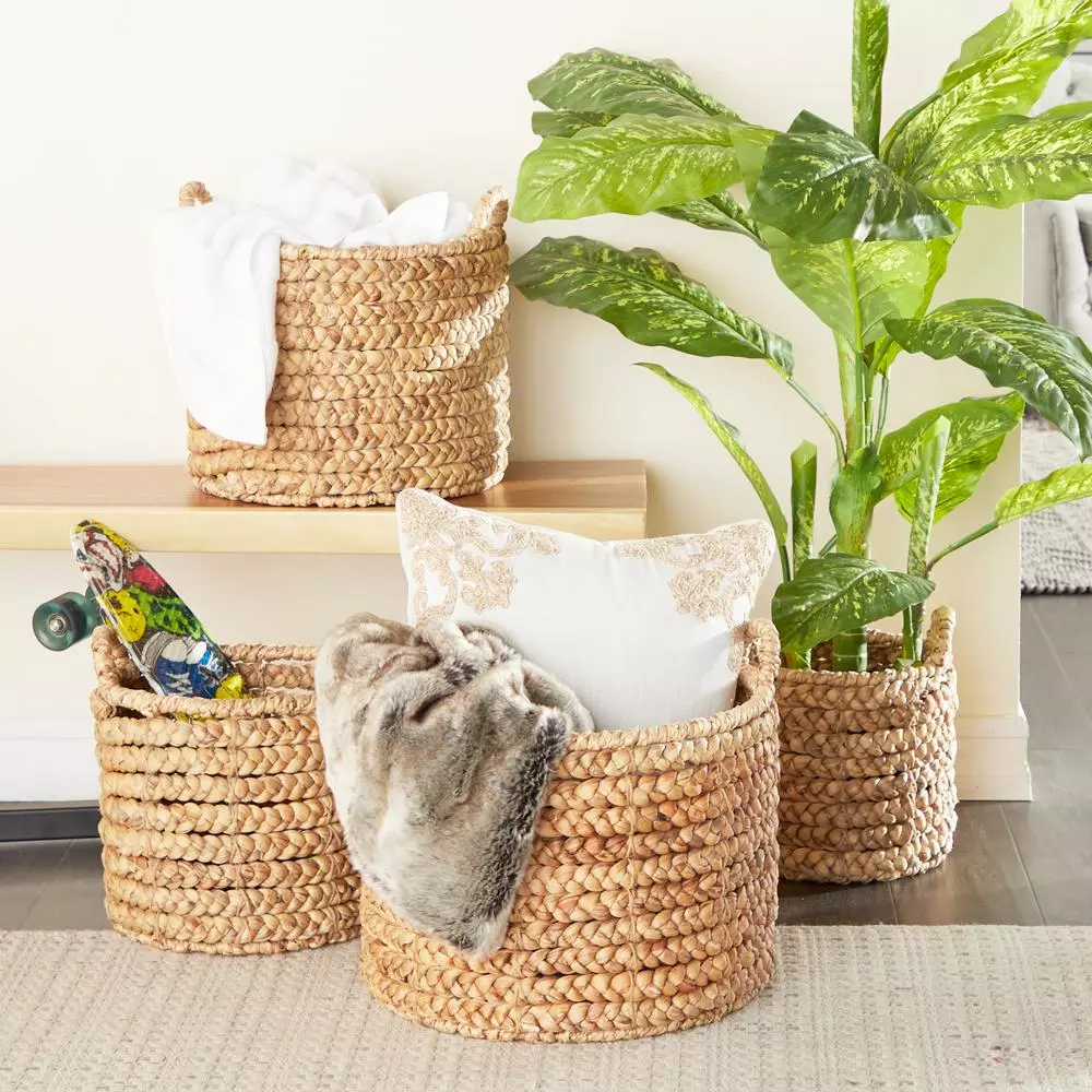 LITTON LANE Round Water Hyacinth and Metal Storage Wicker Baskets, Set of 4