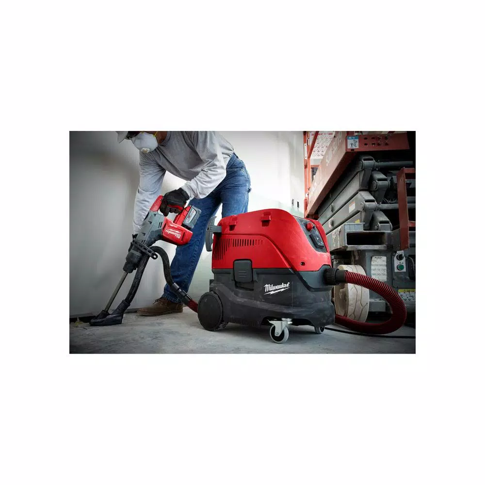 Milwaukee 8 Gal. Dust Extractor Vacuum with HEPA Filtration