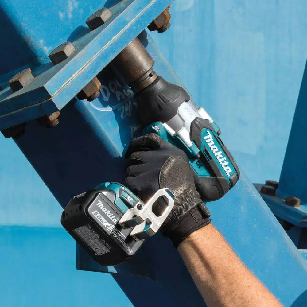 Makita 18V LXT Brushless 3/4 in. Square Drive High Torque Impact Wrench Kit with (2) 5.0Ah Batteries & Bag