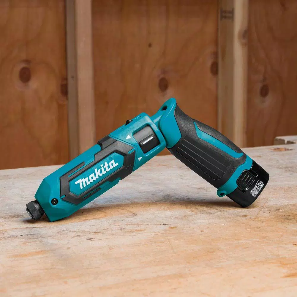 Makita 7.2V Lithium-Ion Cordless 1/4 in. Hex Impact Driver Kit