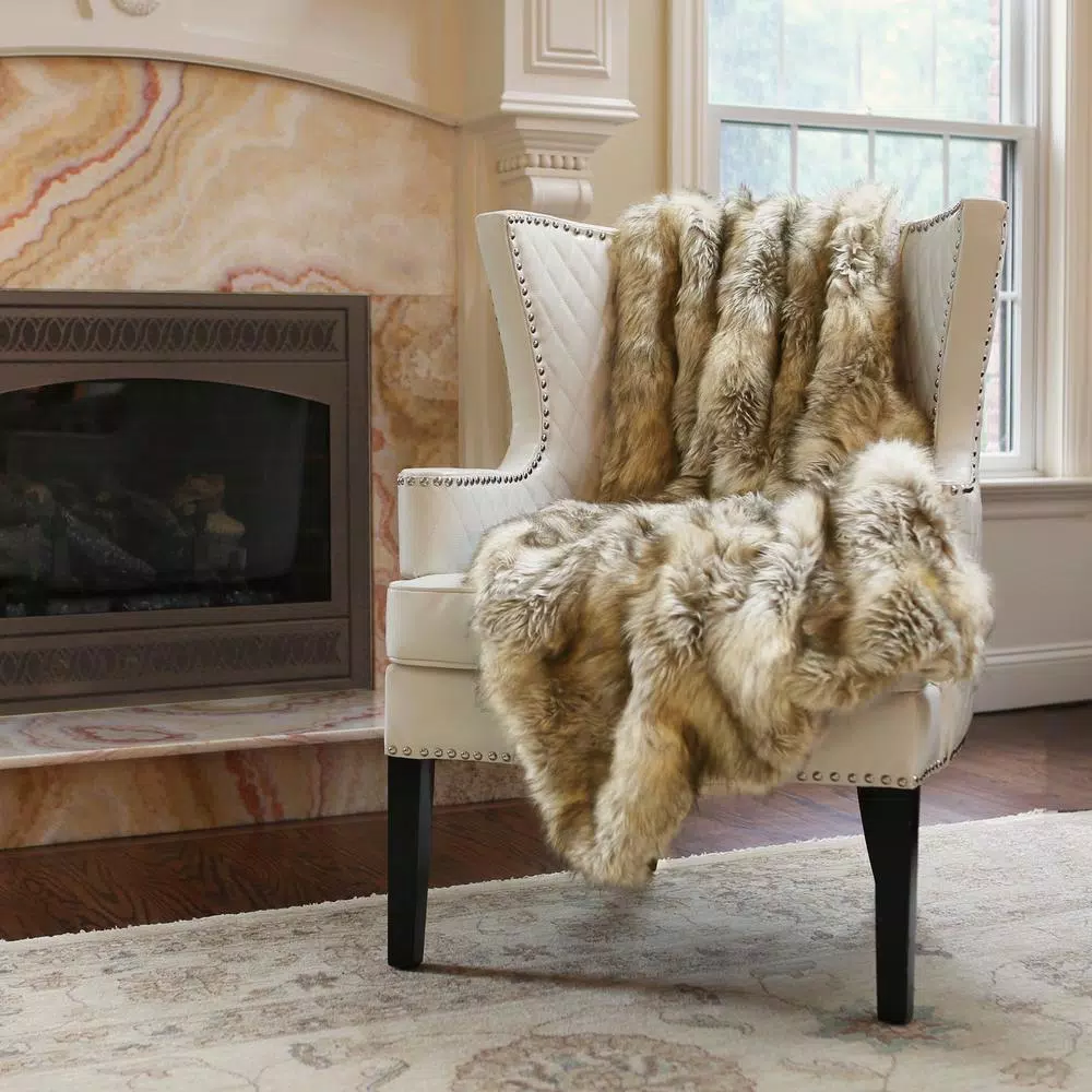 Best Home Fashion Kitt Fox Faux Fur Throw Blanket, 54 in. x 36 in., Grey and Ivory